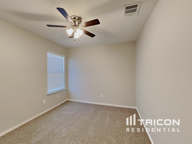 Building Photo - 2706 Darner Ct