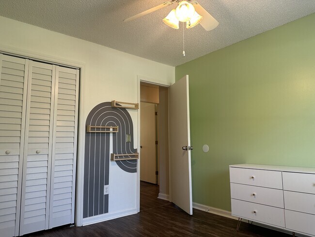 Building Photo - 209 Brighton Woods Dr