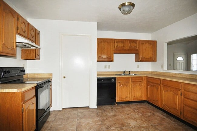 Building Photo - AVAILABLE NOW - Spacious 2-2-1 in Ft. Worth, desirable Keller ISD!