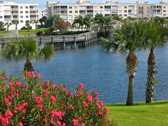 Building Photo - BEAUTIFULLY FURNISHED, 3 BEDROOM 2 BATH,  VACATION CONDO!