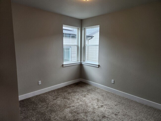 Building Photo - Newer single family home in Painted Prairie.