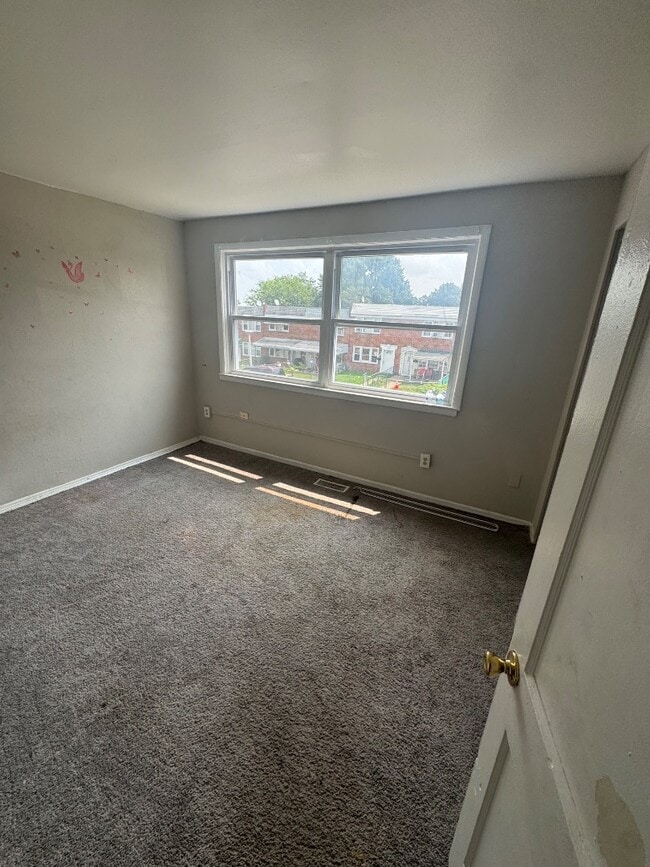 Building Photo - 2818 Eastshire Dr