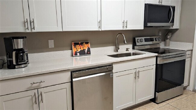 kitchen - 496 28th Ave N