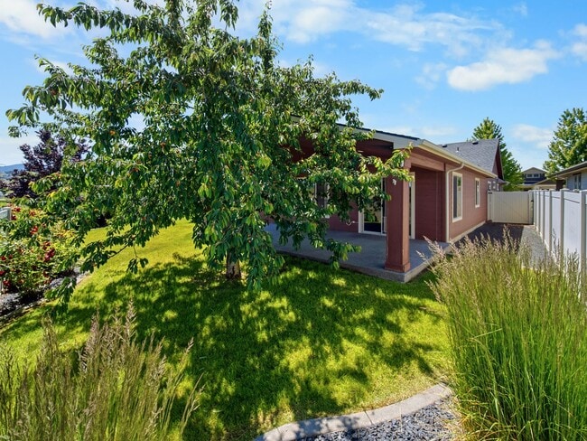 Building Photo - Spacious Unfurnished Home in Liberty Lake | Modern Living in a Prime Location