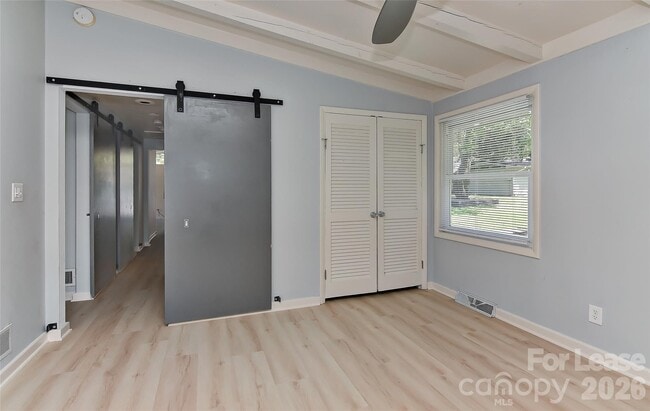 Building Photo - 3111 Spring Valley Rd