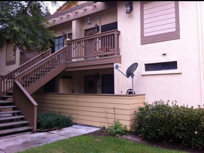 Building Photo - Minutes to the beach - Del Mar Villas -  Coming Soon