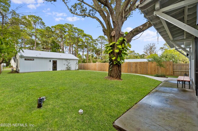 Building Photo - 581 Hazel St