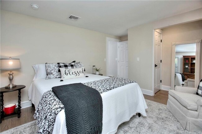 Building Photo - 1 Otter Trail