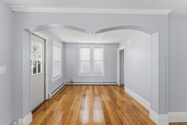 Building Photo - Pawtucket/Woodlawn Single Family Home - $2,250