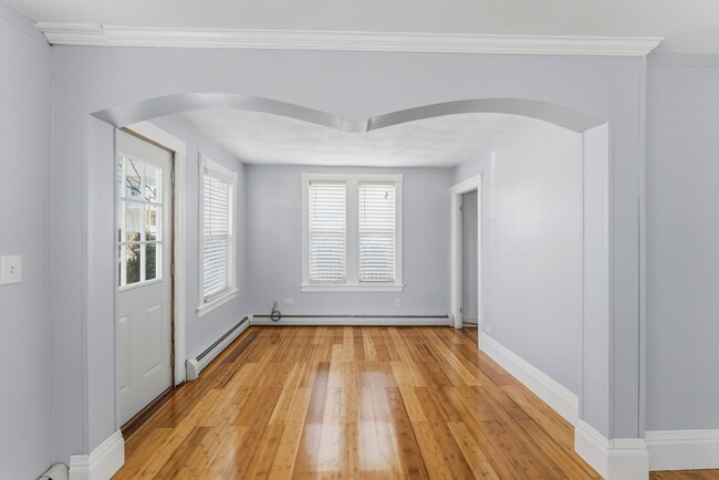Building Photo - Pawtucket/Woodlawn Single Family Home - $2,495