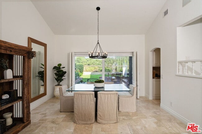 Building Photo - 6497 Country Club Dr
