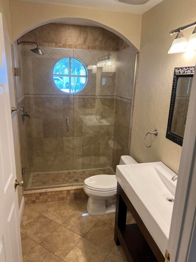 Building Photo - 1073 Siena Oaks Cir E