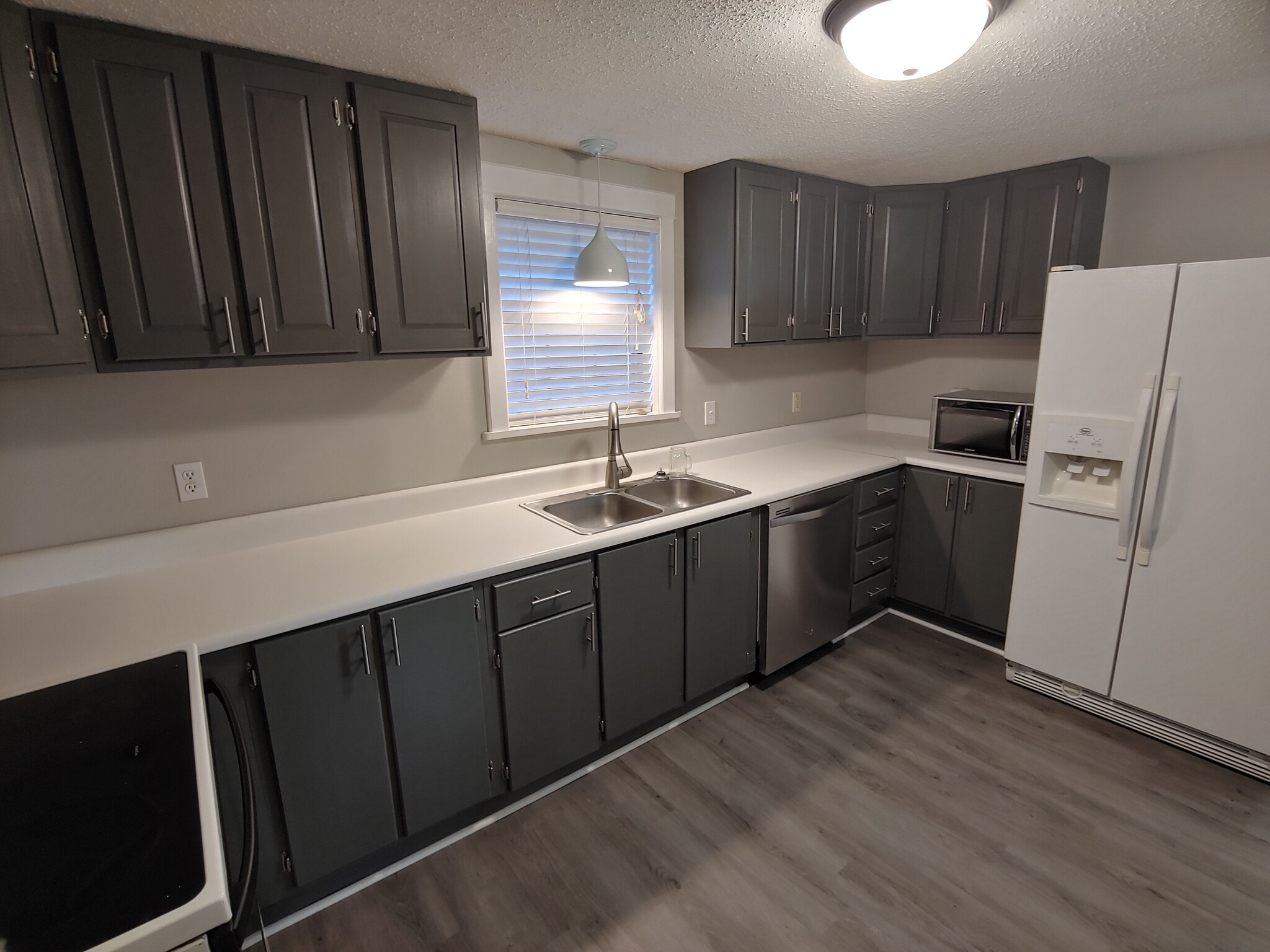 Kitchen - 1208 Brunner St NW