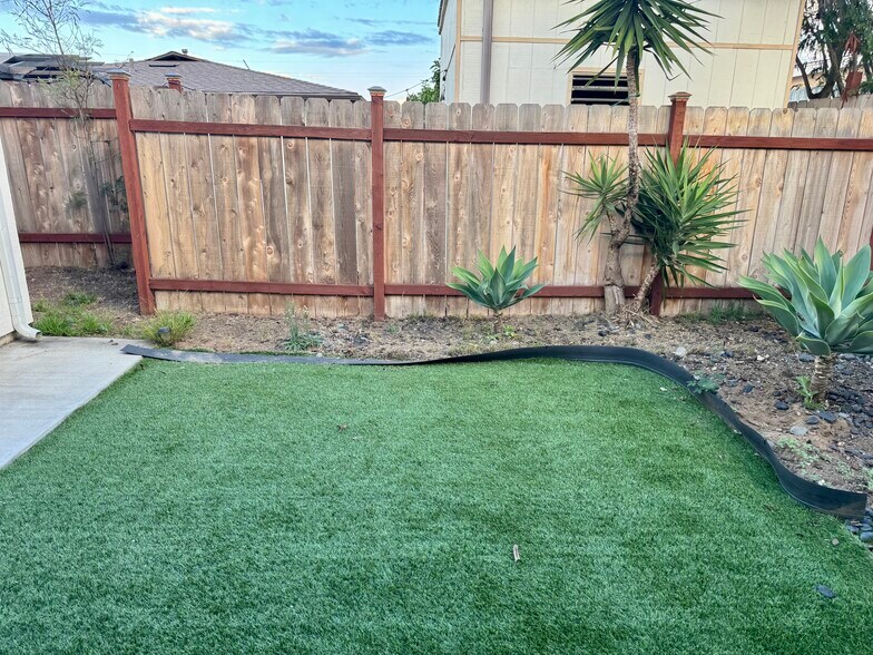 Primary Photo - 2280 Pentuckett Ave