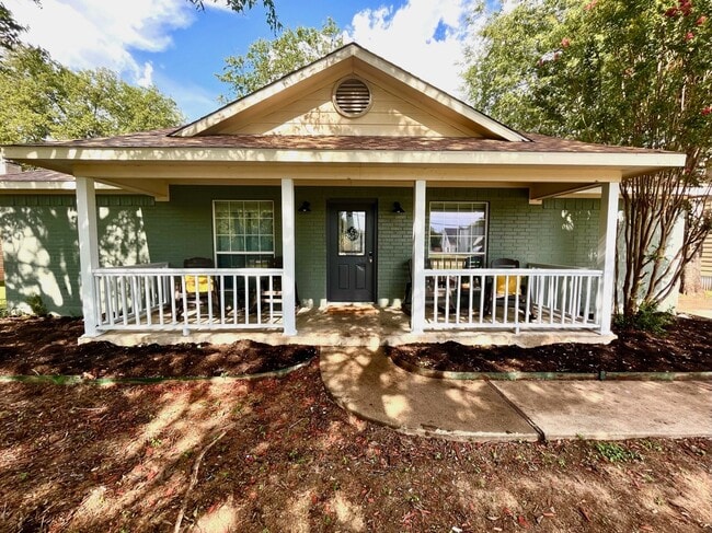 Building Photo - 6305 Sydney Dr