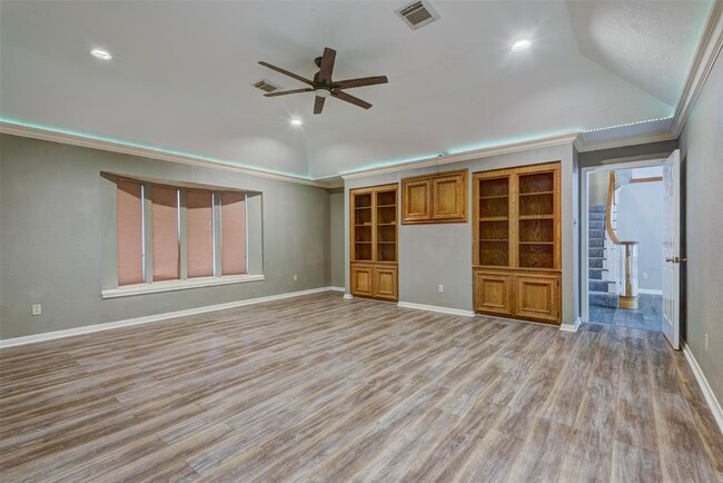 Building Photo - 6502 Inverness Way