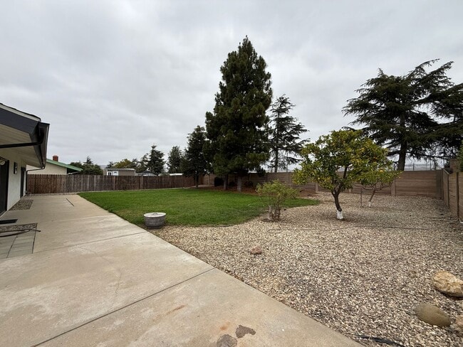 Building Photo - Pioneer Village- Large Single Story Home Near Marian Hospital/101 Frwy
