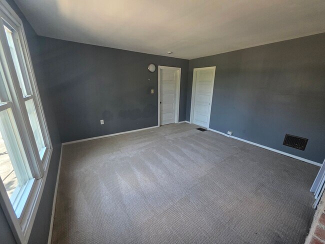 Building Photo - 1703 Bailie Ave
