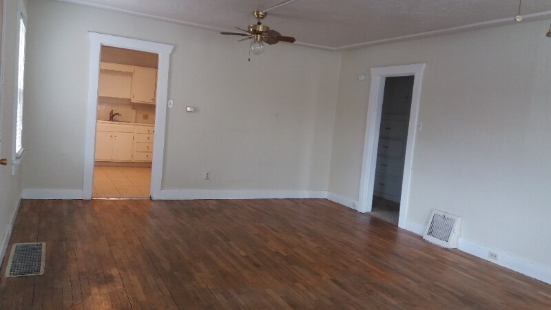 Building Photo - 2502 W Pikes Peak Ave