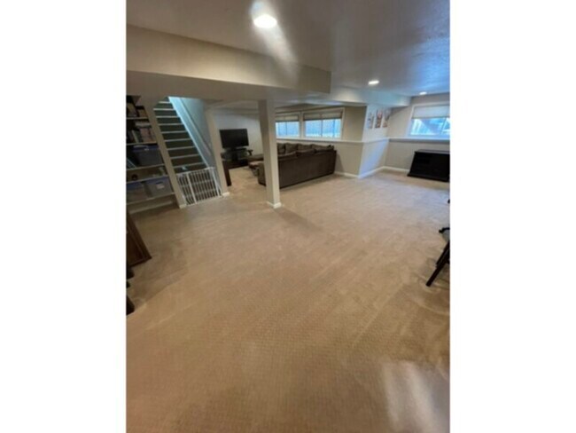 Building Photo - 9341 Chambray Ln
