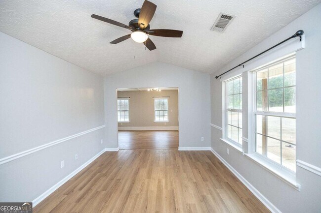 Building Photo - 641 Honey Creek Rd