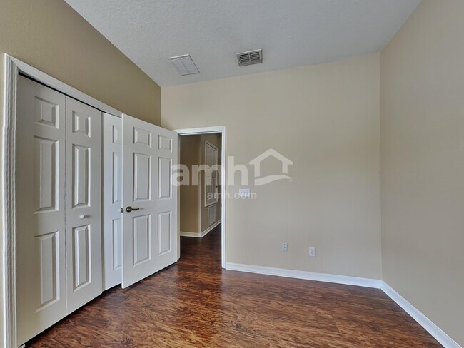 Building Photo - 1216 Maplebrook Dr