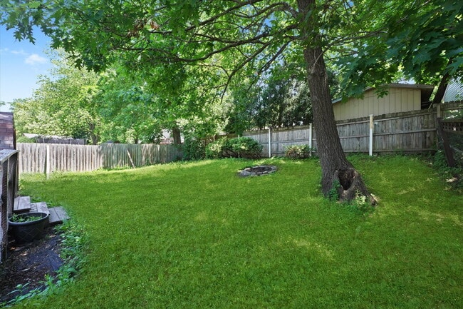 Building Photo - Updated 3-Bed/2-Bath Home with A Deck, Gar...