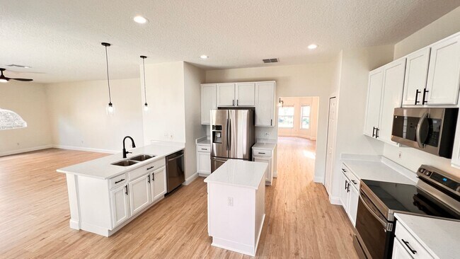 Building Photo - AWESOME 4BD/3BA in Orlando!!!