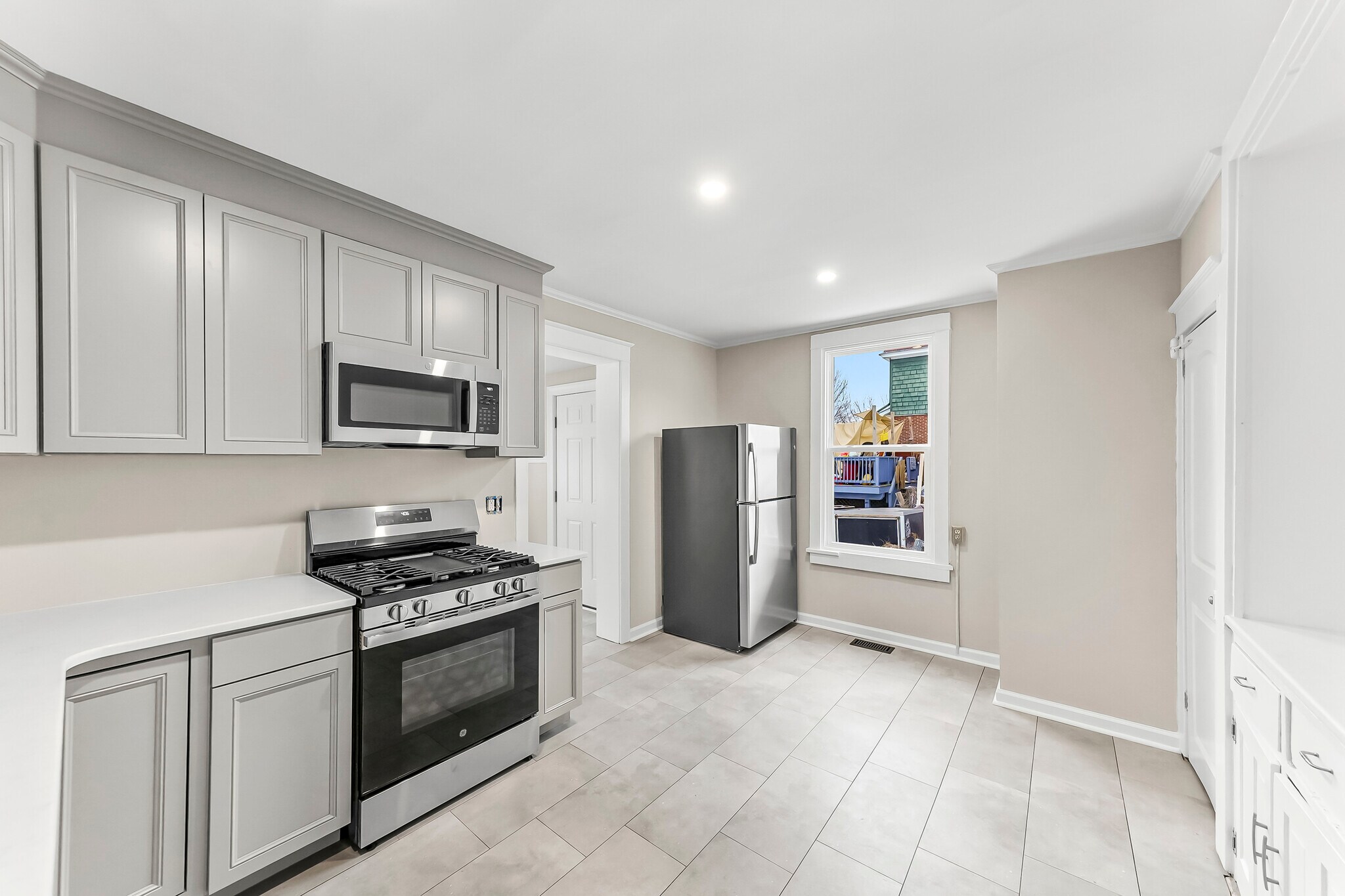 Building Photo - 640 Market St