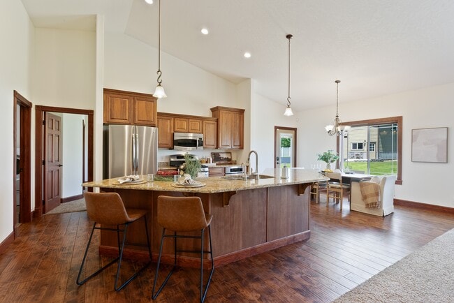 Building Photo - 1981 W Twinkling Star Rd