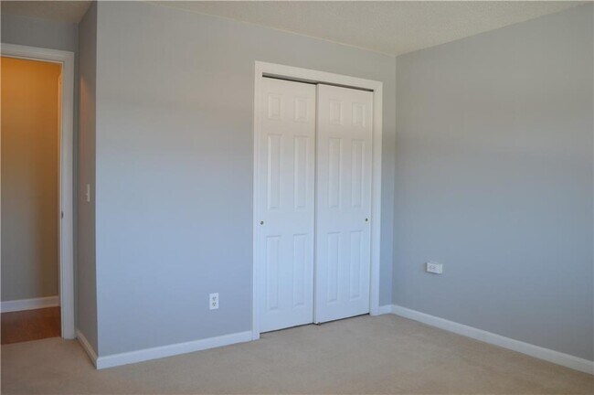 Building Photo - 31 Devereux Ave