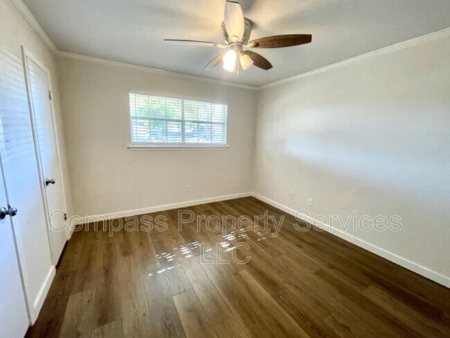 Building Photo - 501 Karnes Dr