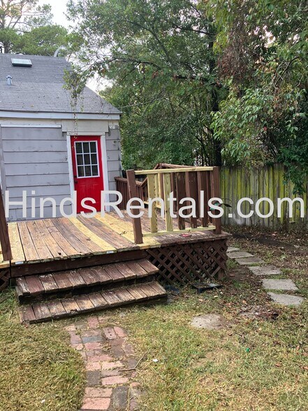 Building Photo - 1110 Quinn St