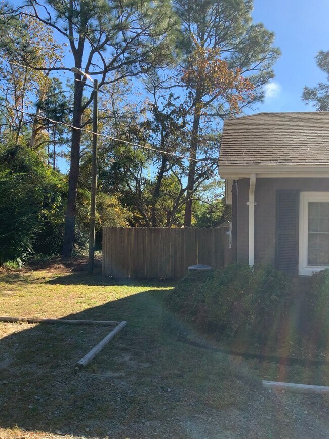 Building Photo - 235 N Pecan St
