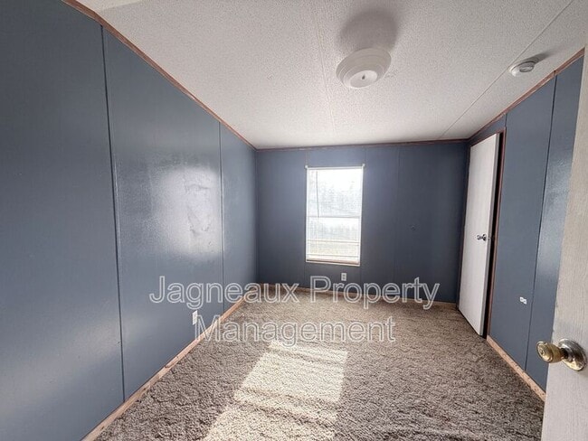 Building Photo - 1914 Center St