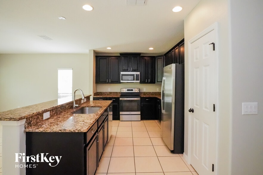 Building Photo - 3734 Briarwood Estates Cir