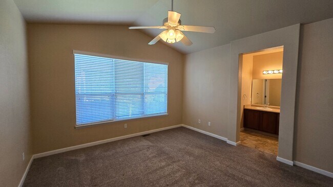 Building Photo - 7747 Mountain Laurel Dr