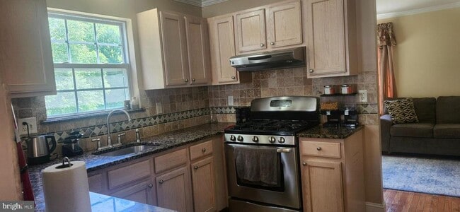 Building Photo - 2 Marchesi Dr