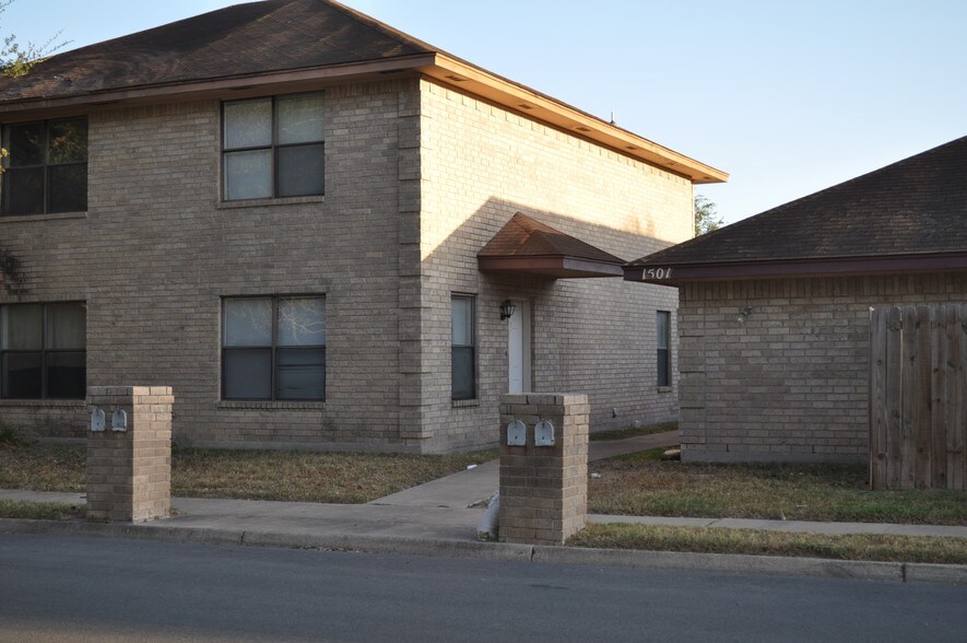 Building Photo - K-Z Apartments