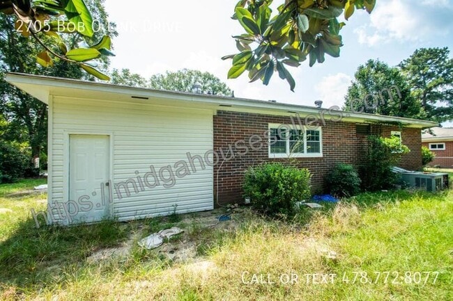Building Photo - 2705 Bob O Link Dr