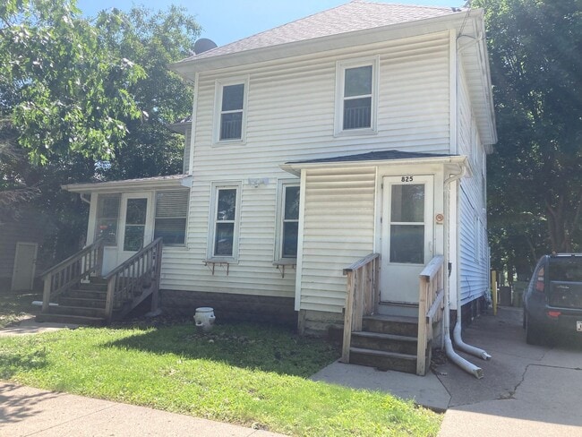 Primary Photo - 825 Wilson Ave