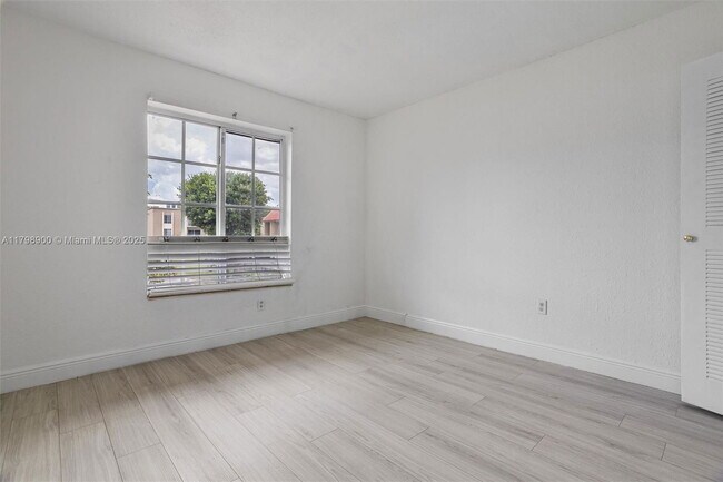Building Photo - 4900 NW 79th Ave