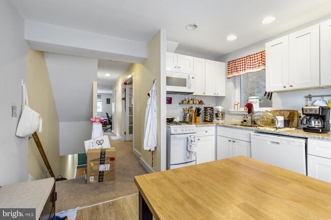 Building Photo - 620 S 18th St