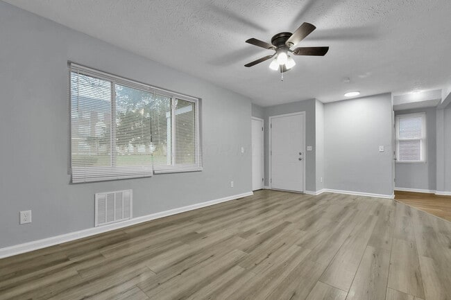 Building Photo - 162 S Powell Ave