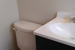 Building Photo - 902 6th St