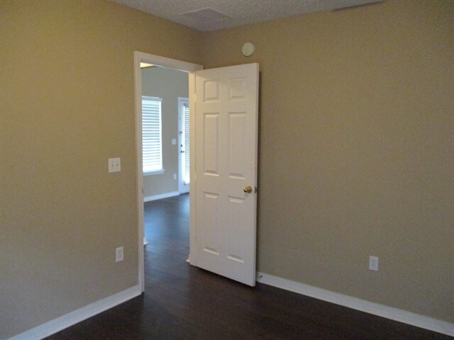 Building Photo - 7319 Bunker Ct