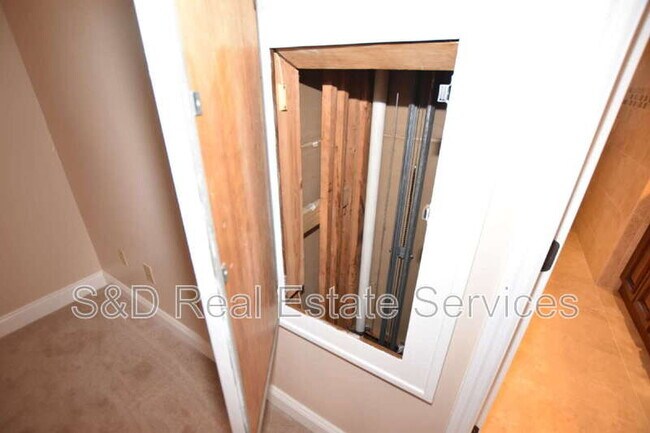Building Photo - 4745 Highlands Pl Cir