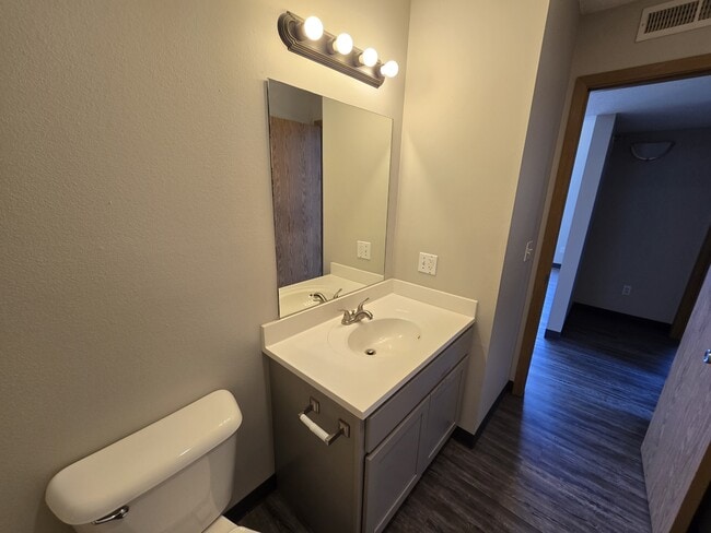 Building Photo - 60 Miller Ave SW