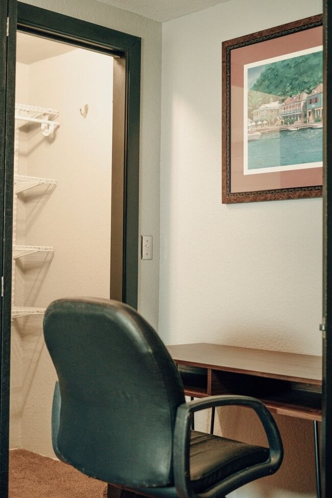 Building Photo - Modern 4BR Lakewood Home on Nearly Half an...