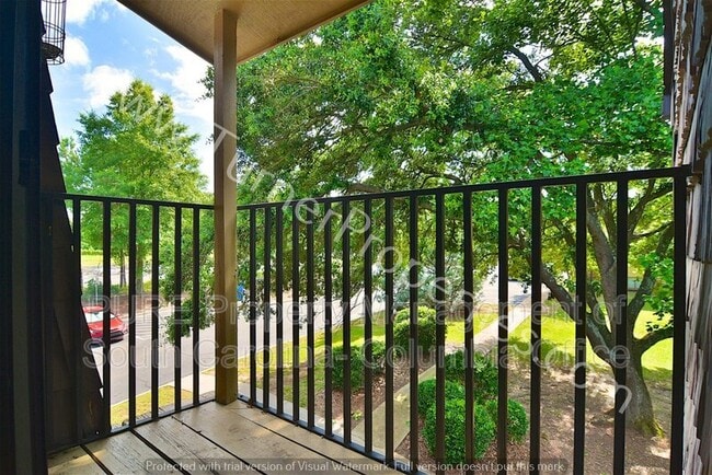 Building Photo - 411 Old Manor Rd